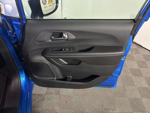 New 2026 Chrysler Pacifica Select AWD/4WD image 17
