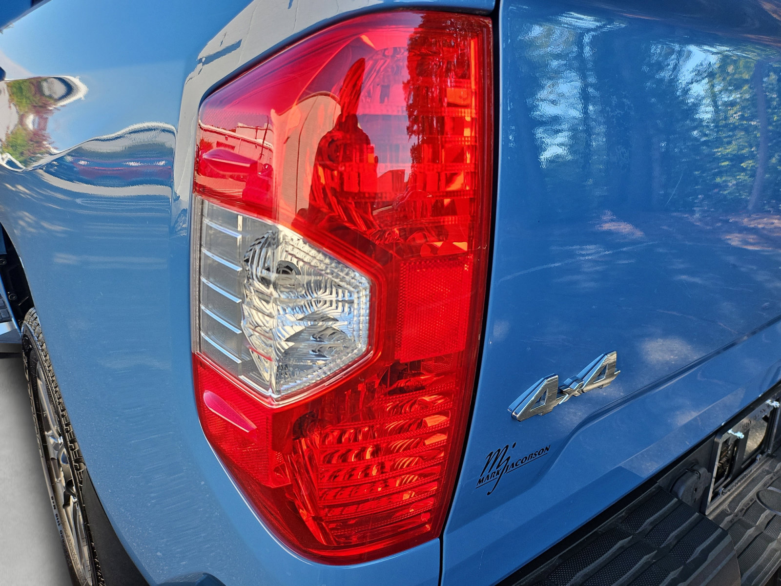 Used 2020 Toyota Tundra Limited w/ Limited Premium Package AWD/4WD image 20