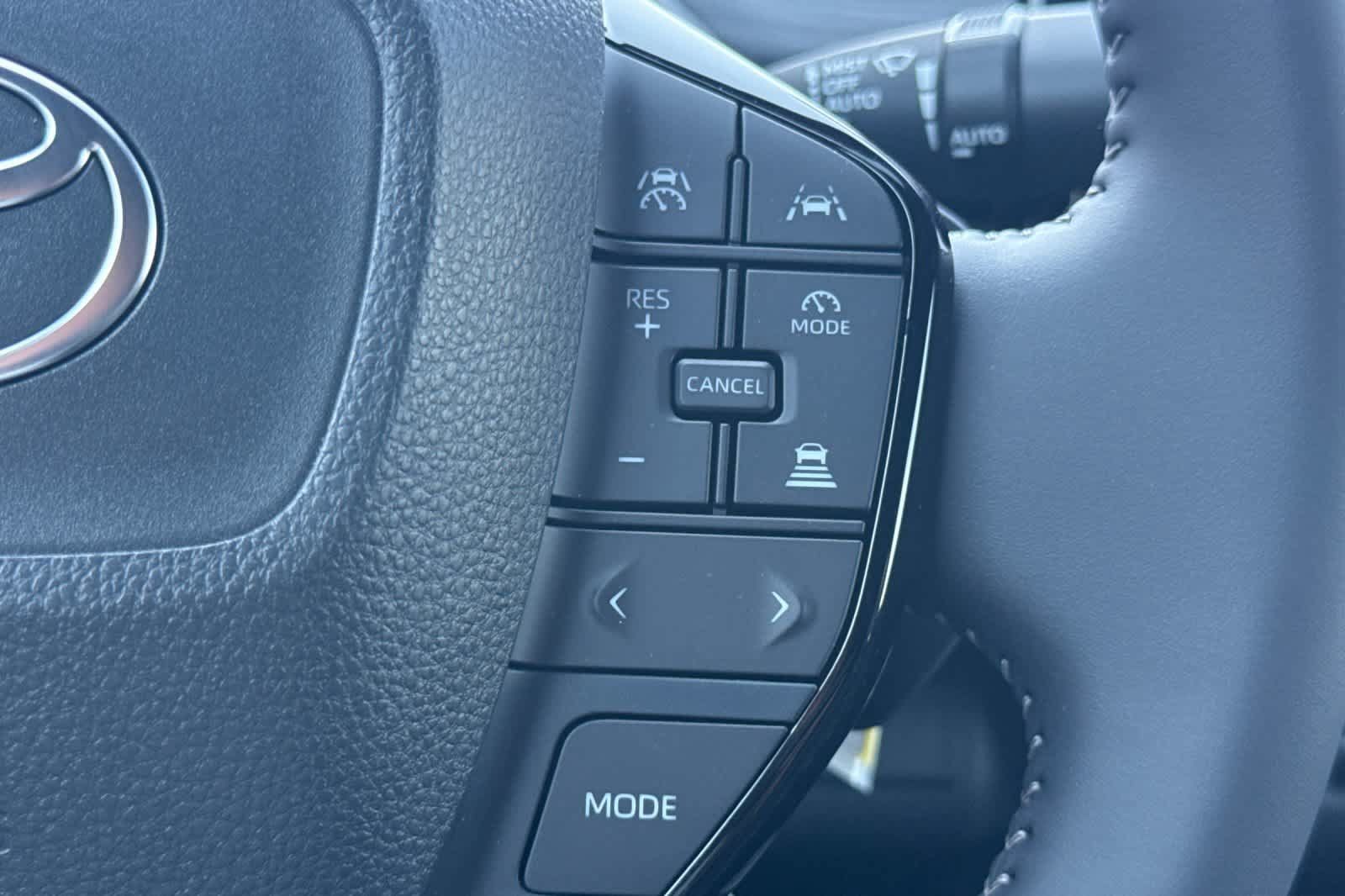 Used 2026 Toyota C-HR AWD/4WD image 26