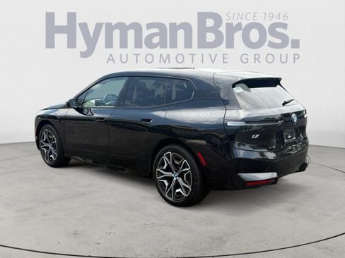 Used 2024 BMW iX xDrive50 w/ Sport Package AWD/4WD image 5