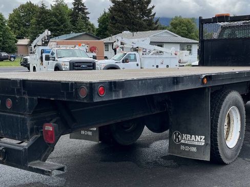 Used 2013 Ford F750 2WD Regular Cab Super Duty image 5