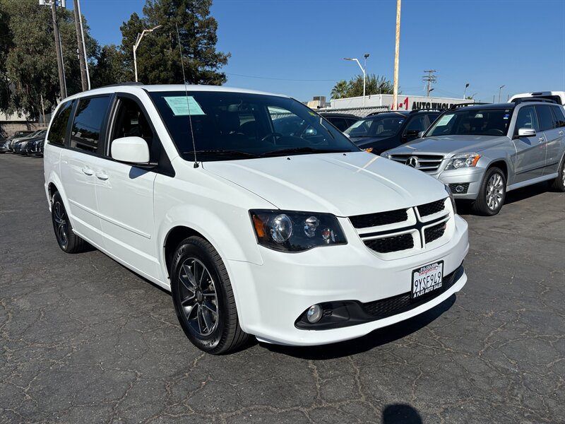 Used 2017 Dodge Grand Caravan GT FWD image 1