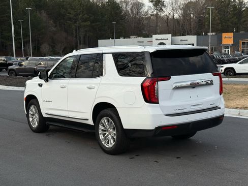Used 2024 GMC Yukon SLT image 3