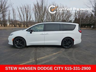 Used 2025 Chrysler Pacifica Limited