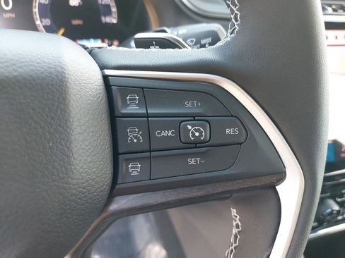 New 2025 Jeep Grand Cherokee Limited w/ Black Appearance Package AWD/4WD image 19