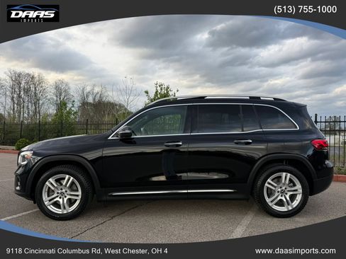 Used 2021 Mercedes-Benz GLB 250 4MATIC w/ Premium Package image 4