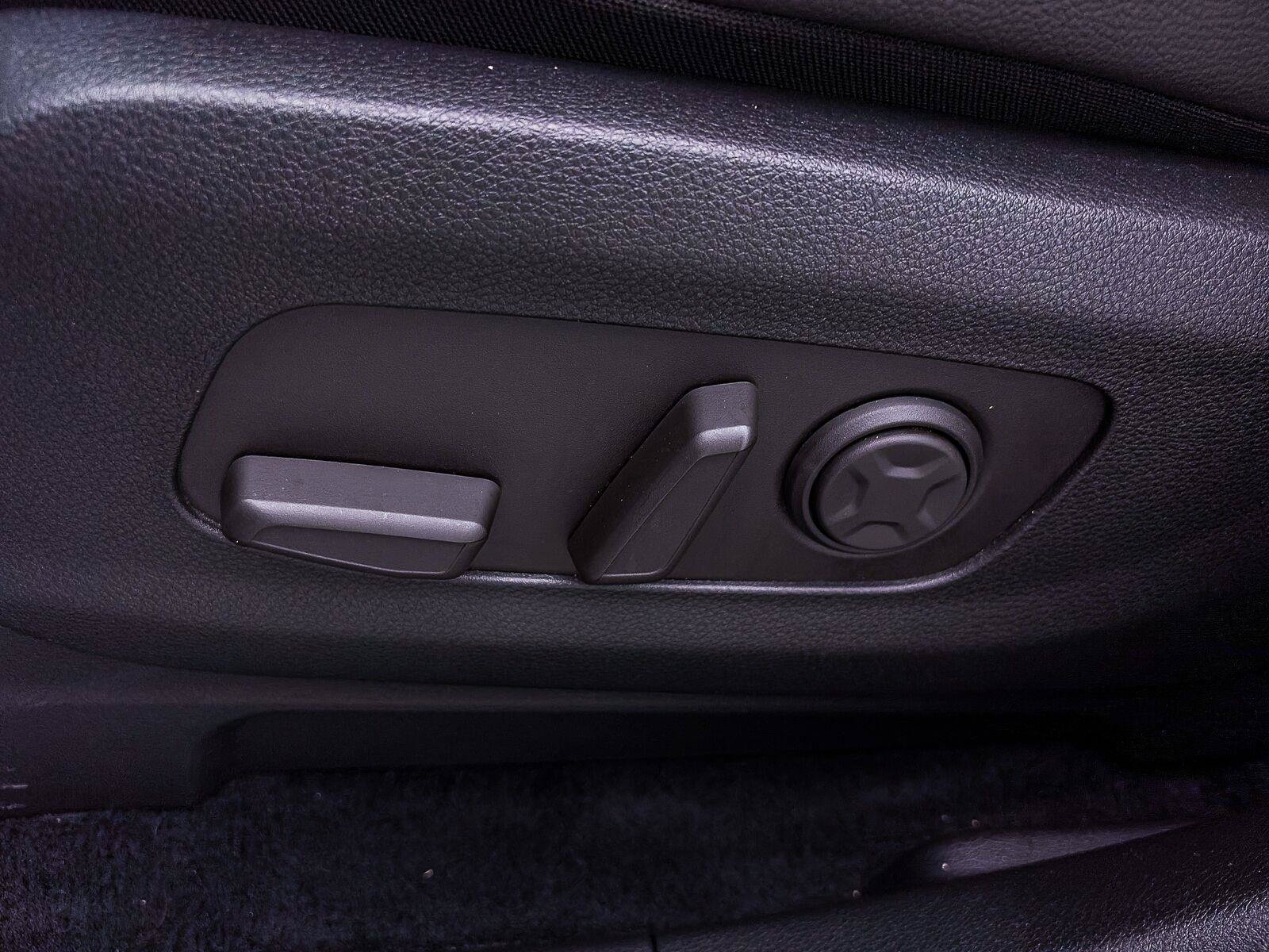 Used 2025 Kia Carnival SX Prestige FWD image 19