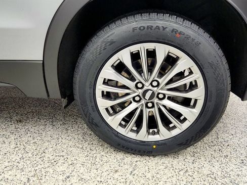 Used 2024 Cadillac XT4 Premium Luxury image 13