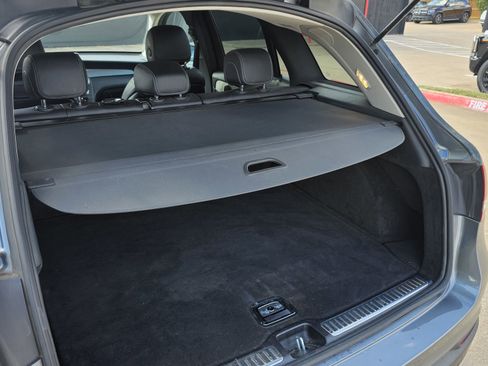 Used 2019 Mercedes-Benz GLC 300 w/ Premium Package image 19