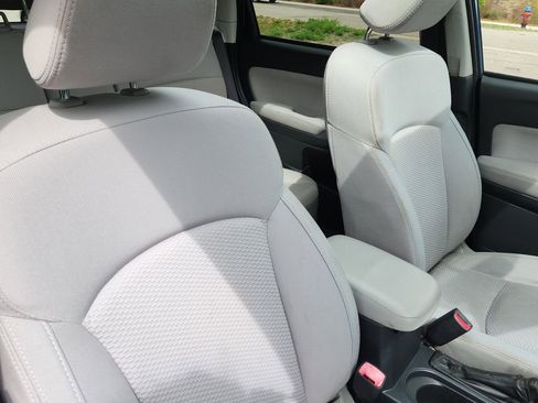 Used 2015 Subaru Forester 2.5i Premium w/ All-Weather Package image 17