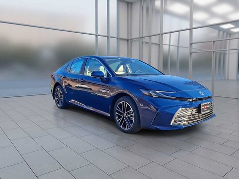 New 2026 Toyota Camry XLE image 7