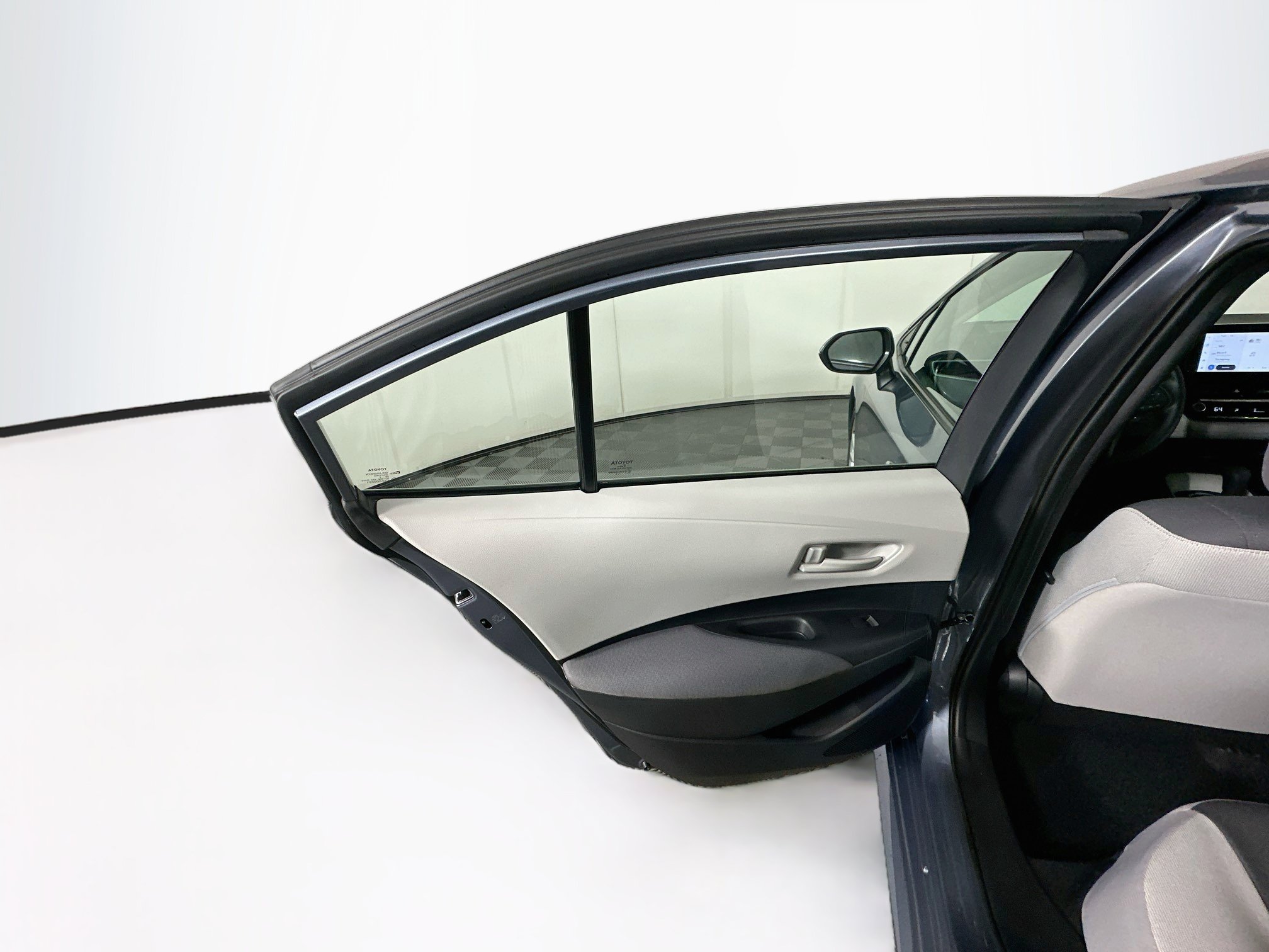 Used 2026 Toyota Corolla LE w/ LE Premium Package FWD image 25