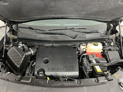 Used 2021 Chevrolet Traverse LT image 25