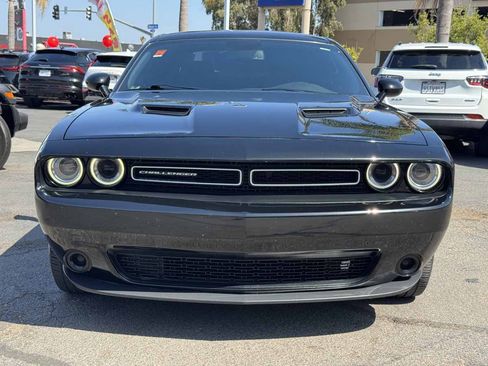 Used 2020 Dodge Challenger SXT RWD image 5