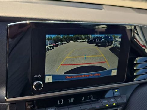 Used 2025 Toyota Camry SE FWD image 23