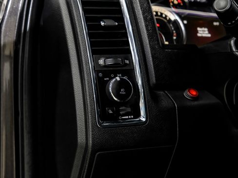 Used 2018 RAM 2500 Laramie w/ Convenience Group AWD/4WD image 33