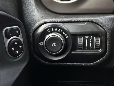 Used 2021 Jeep Wrangler Unlimited Sport image 27