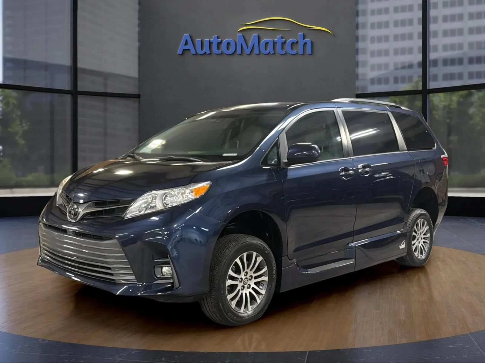 Used 2019 Toyota Sienna XLE FWD image 5