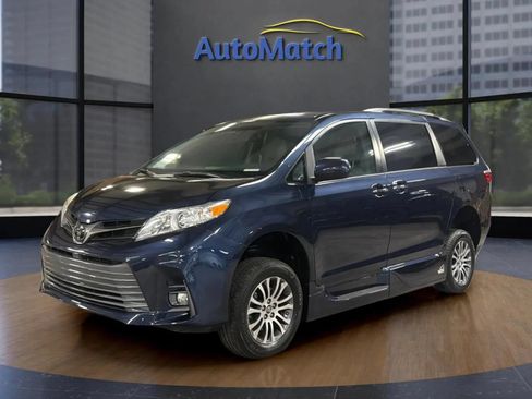 Used 2019 Toyota Sienna XLE FWD image 5