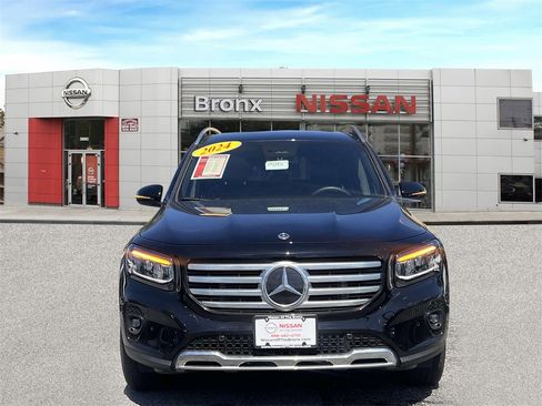 Used 2024 Mercedes-Benz GLB 250 4MATIC image 2