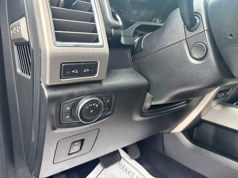 Used 2015 Ford F150 Platinum w/ Equipment Group 701A Luxury AWD/4WD image 37