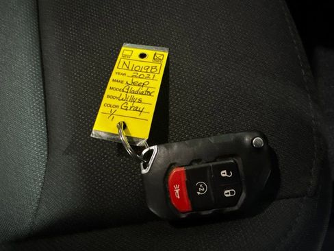 Used 2021 Jeep Gladiator Willys image 44