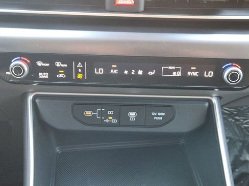 New 2026 Kia Carnival image 14