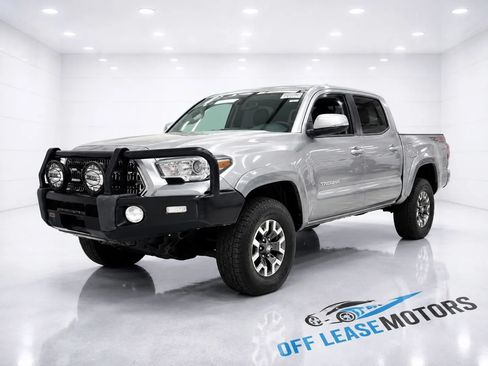 Used 2017 Toyota Tacoma TRD Off-Road w/ Premium & Technology Package AWD/4WD image 1