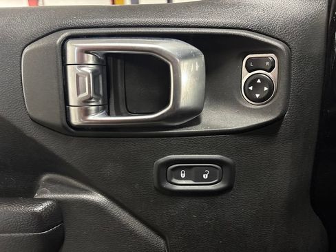 Used 2024 Jeep Wrangler Unlimited Rubicon 4xe AWD/4WD image 11