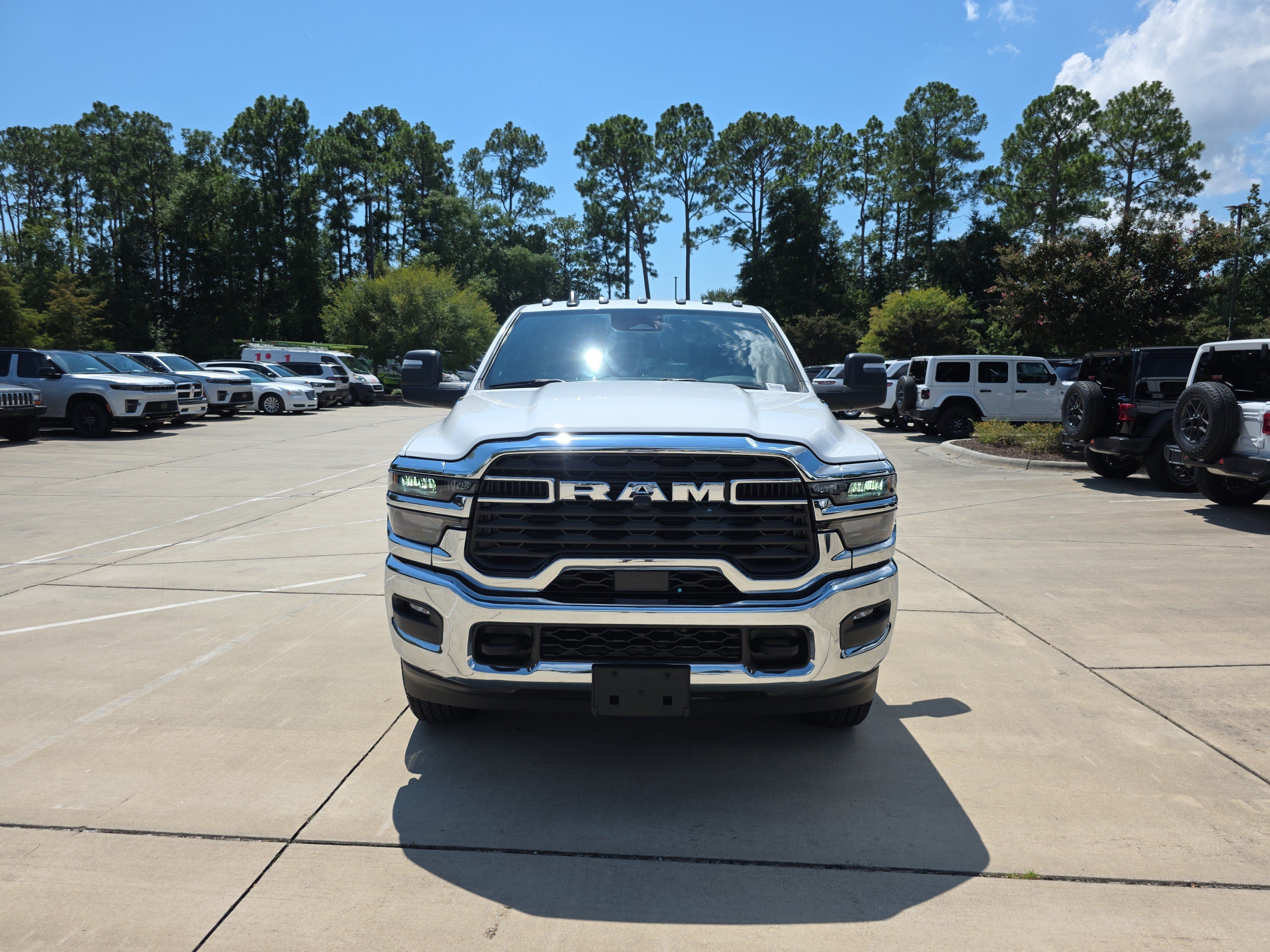 Used 2025 RAM 3500 Big Horn AWD/4WD image 3