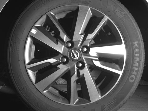 Used 2025 Nissan Versa SV image 14