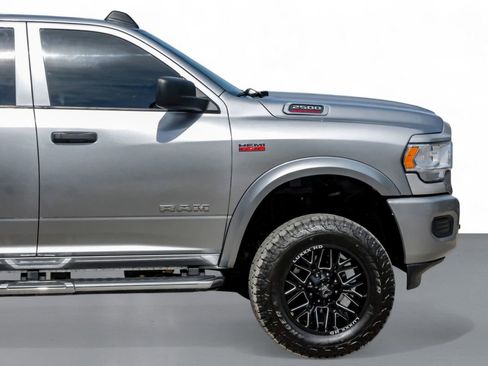 Used 2022 RAM 2500 Tradesman w/ Chrome Appearance Group image 8