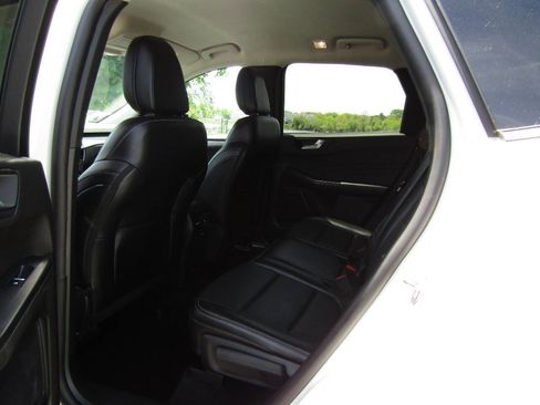 Used 2024 Ford Escape Platinum AWD/4WD image 11