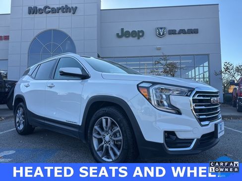 Used 2024 GMC Terrain SLT image 1