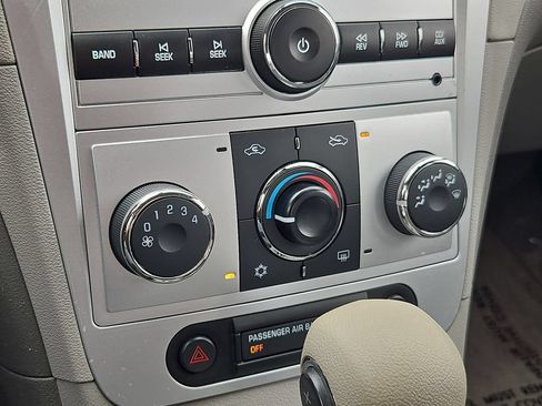 Used 2011 Chevrolet Malibu LS FWD image 18