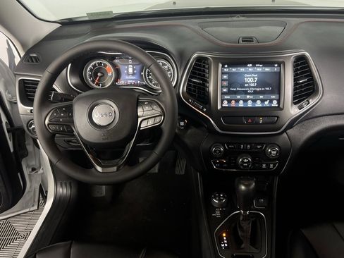 Certified 2022 Jeep Cherokee Trailhawk w/ Technology Group B image 13