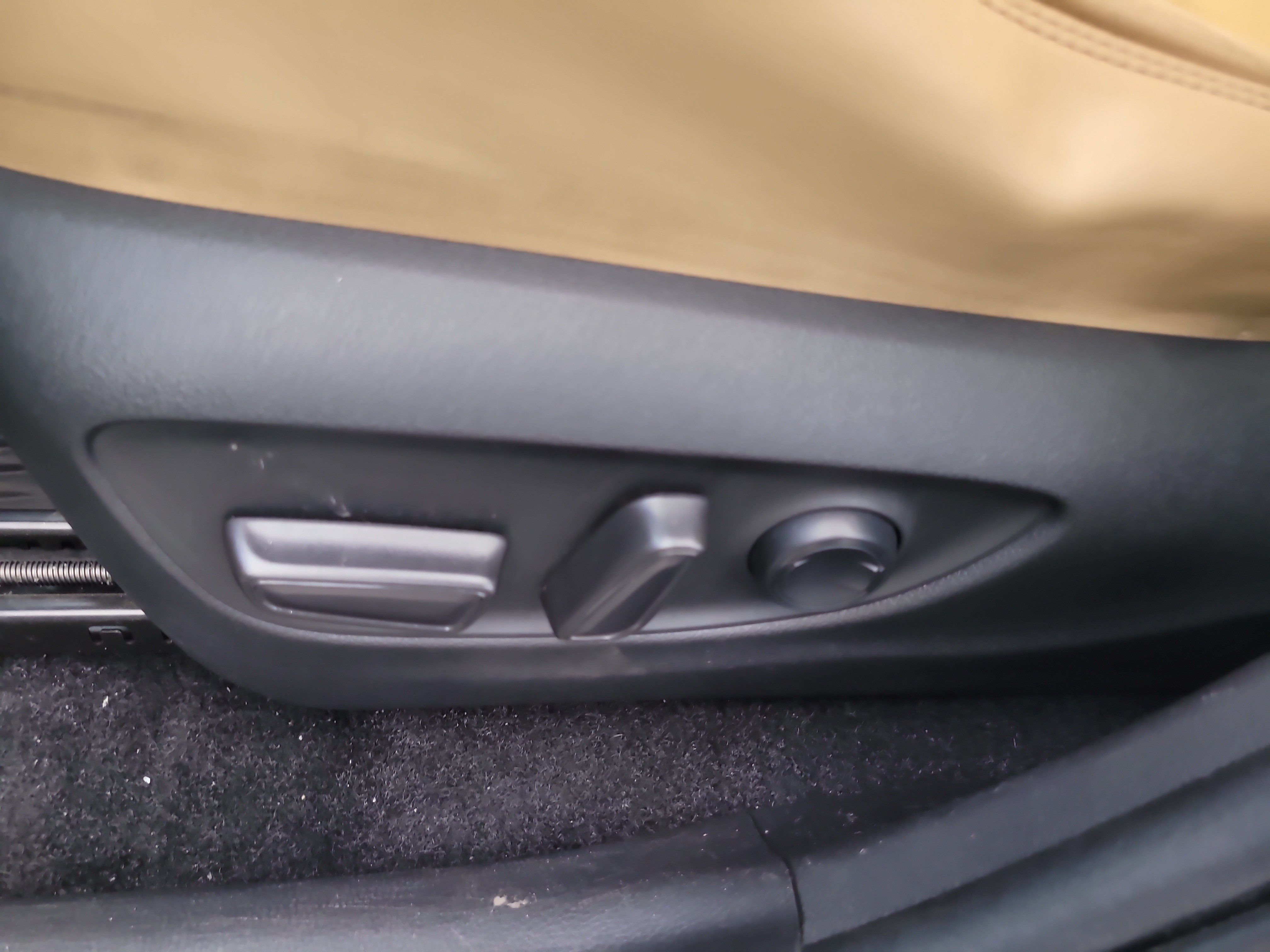 Used 2021 Toyota RAV4 XLE Premium FWD image 21