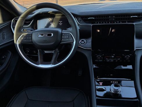 New 2025 Jeep Grand Cherokee L Limited image 12