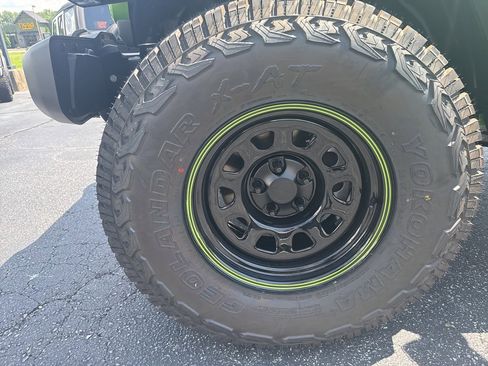 New 2025 Jeep Gladiator Sport image 7