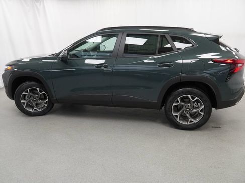 New 2026 Chevrolet Trax LT w/ Driver Confidence Package FWD image 37
