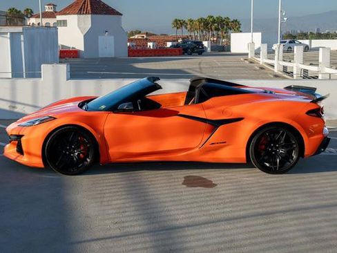 Used 2025 Chevrolet Corvette Z06 w/ Stealth Interior Trim Package RWD image 7