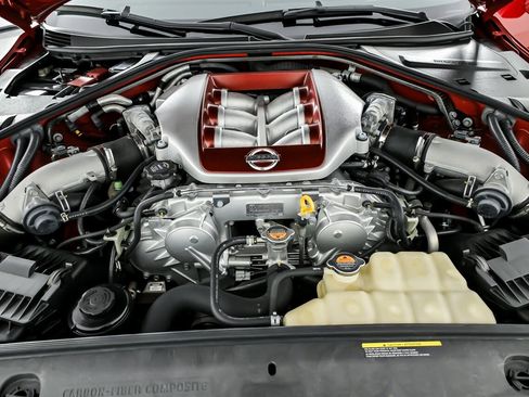 Used 2015 Nissan GT-R Black Edition image 17