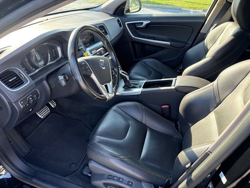 Used 2016 Volvo V60 T5 Cross Country w/ Convenience Package AWD/4WD image 9