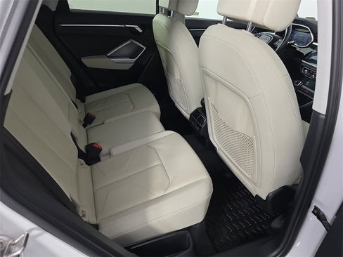 Used 2020 Audi Q3 2.0T Premium Plus w/ Premium Plus Package image 37