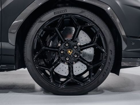 Used 2024 Lamborghini Urus Performante AWD/4WD image 43