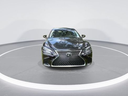 Used 2019 Lexus LS 500 w/ Accessory Package (Z2) RWD image 3