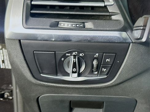 Used 2024 BMW X3 sDrive30i w/ Convenience Package image 17