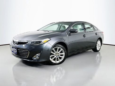 Used 2013 Toyota Avalon Limited image 3