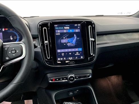 Used 2023 Volvo XC40 Recharge Ultimate AWD/4WD image 7
