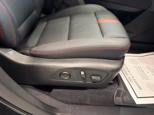Used 2025 Chevrolet Traverse RS w/ LPO, Floor Liner Package AWD/4WD image 18